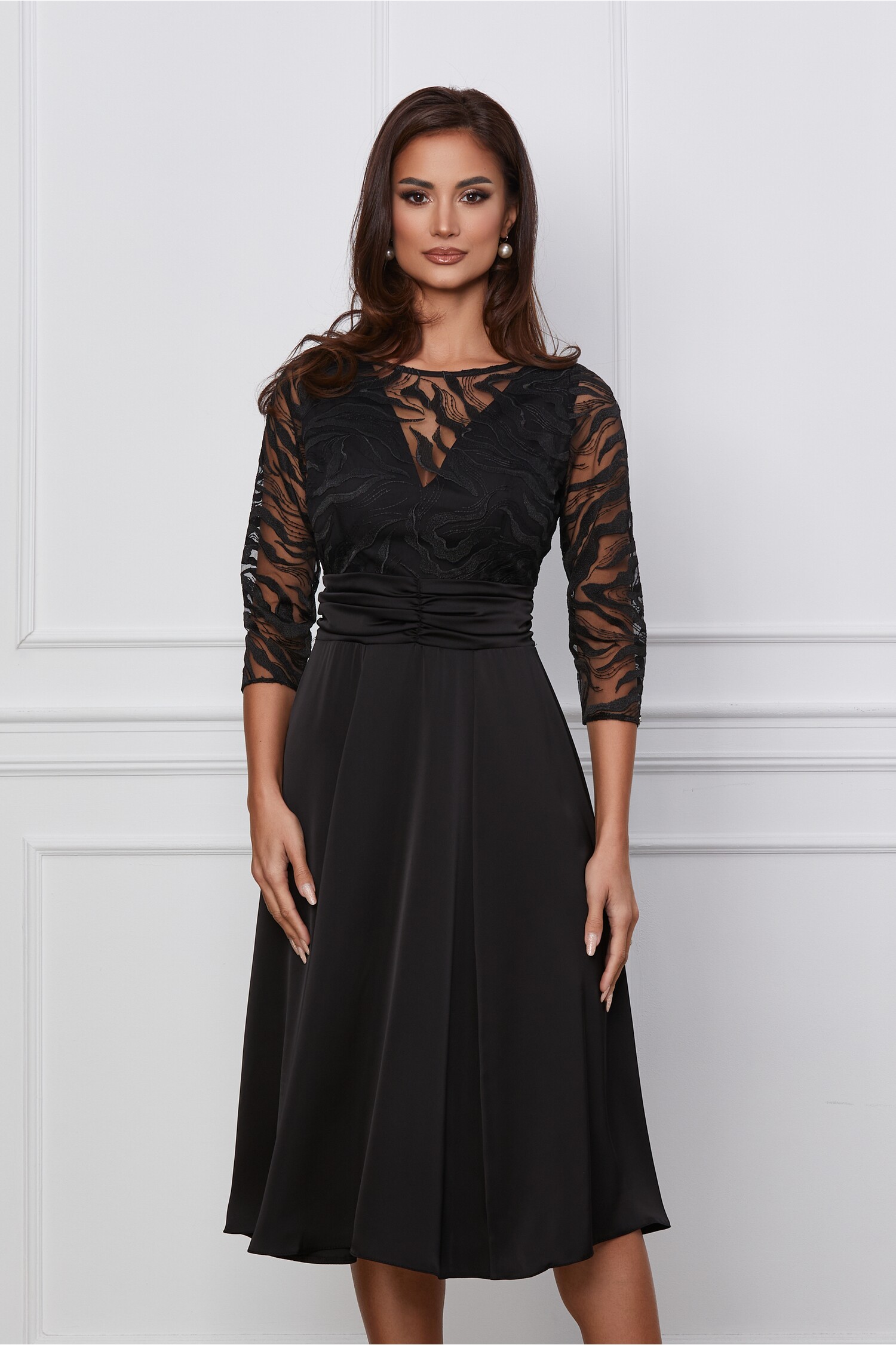 Rochie Dy Fashion neagra din satin cu bust din dantela