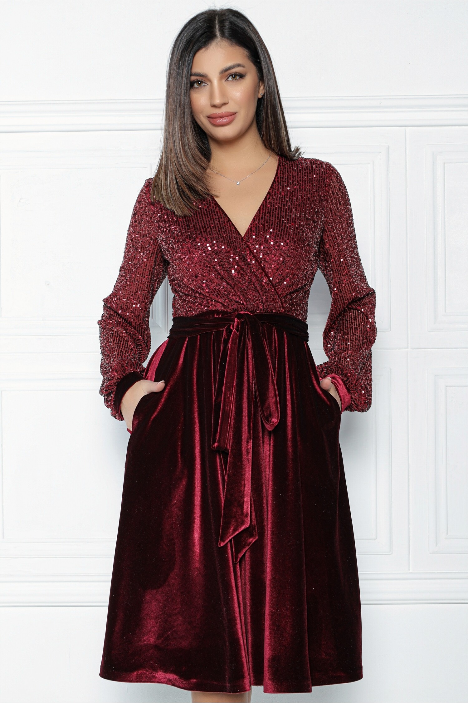 Rochie MBG bordo din catifea cu bust din paiete