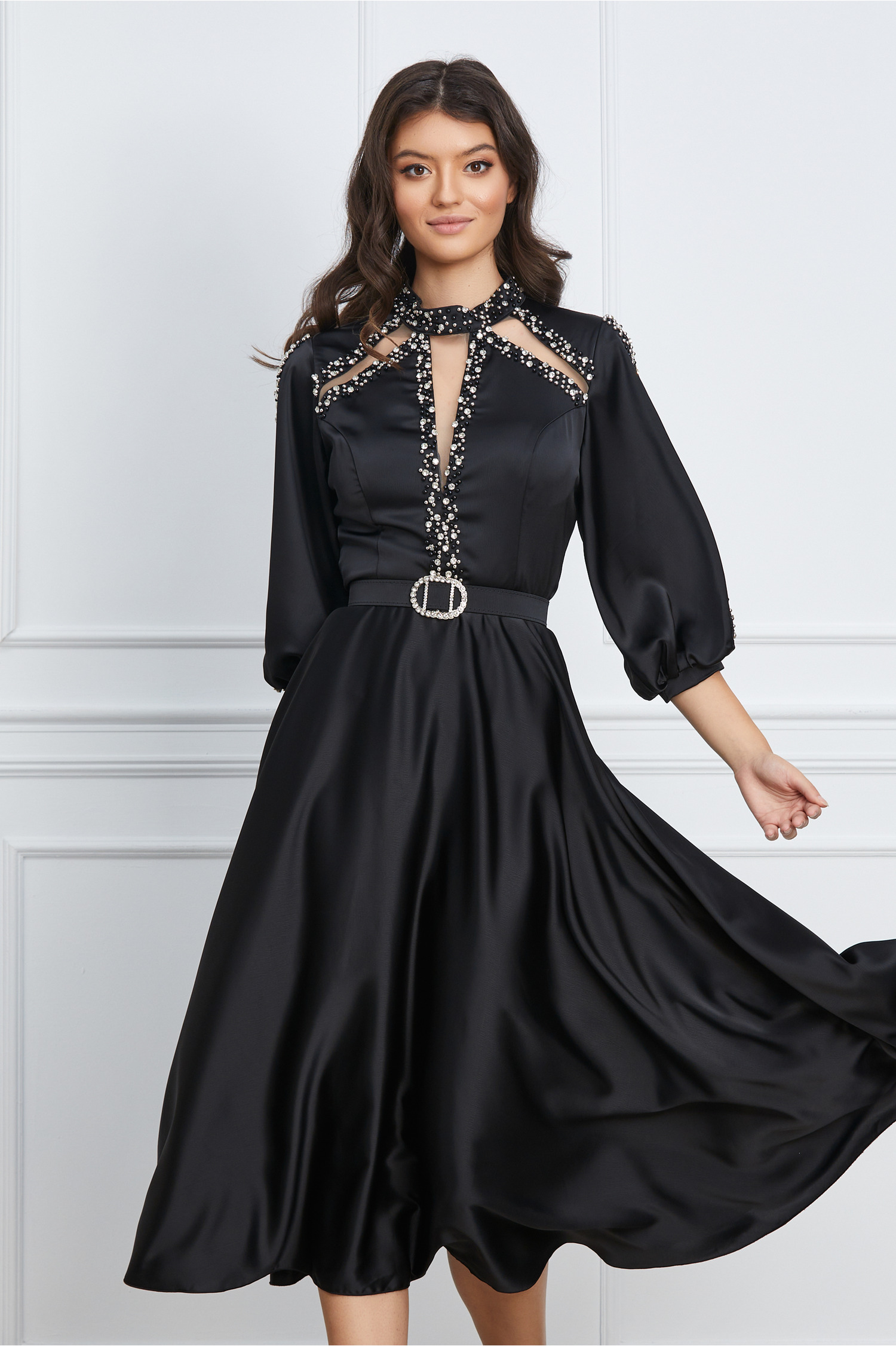 Rochie Mirabela neagra cu strasuri si tull la bust