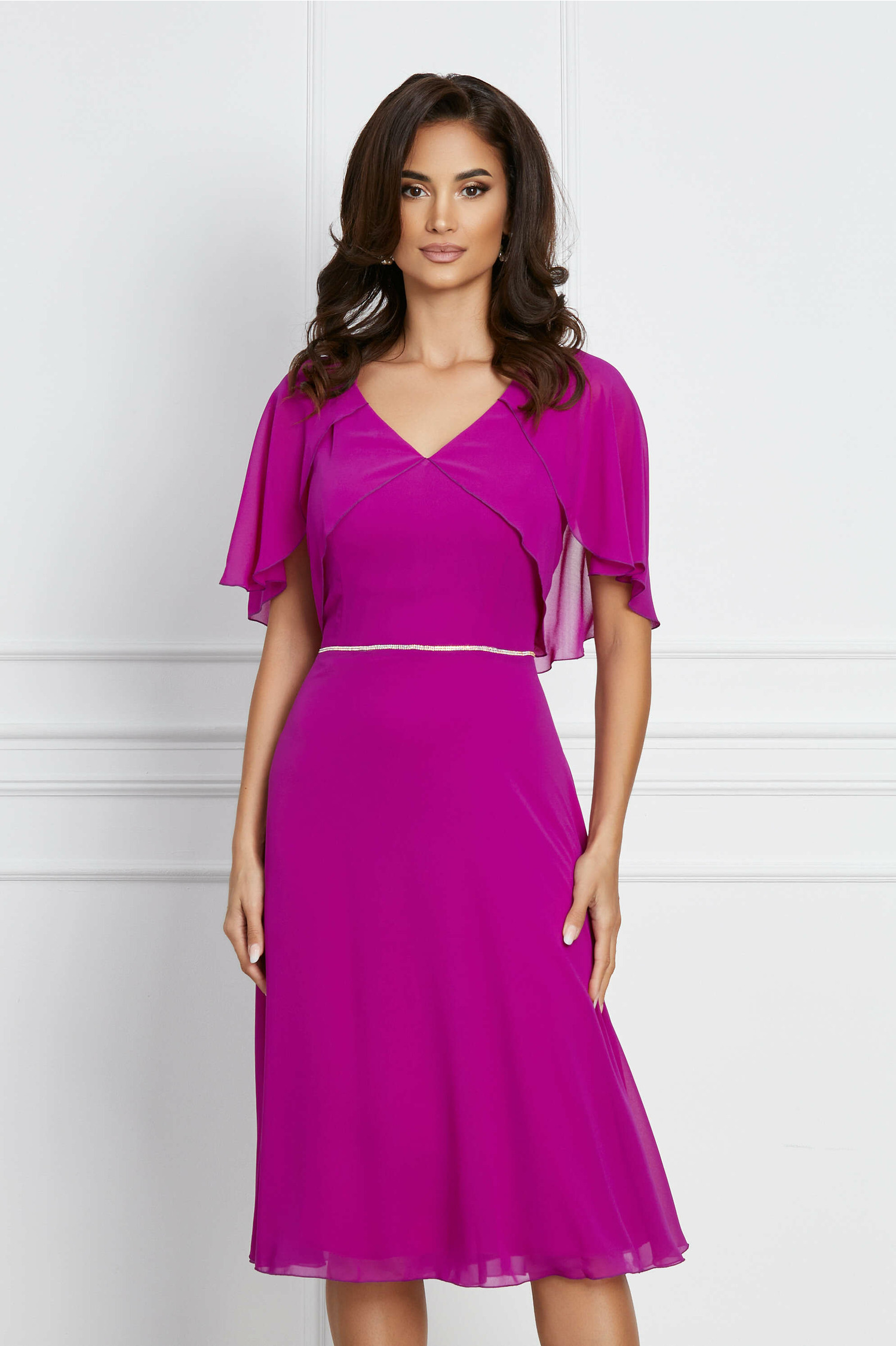 Rochie Samira magenta cu volane pe bust si strasuri pe talie