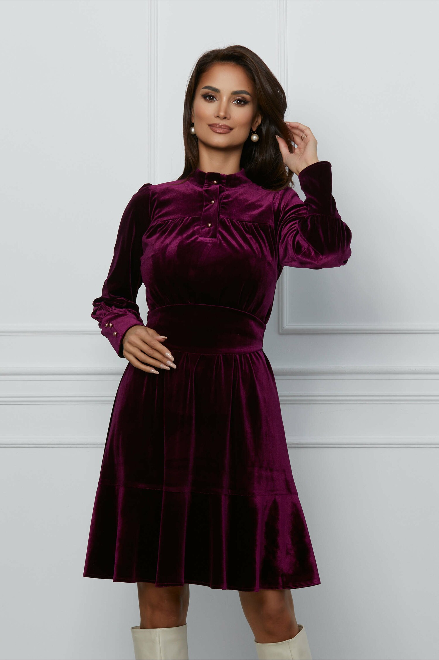 Rochie Moze magenta din catifea cu nasturi la bust