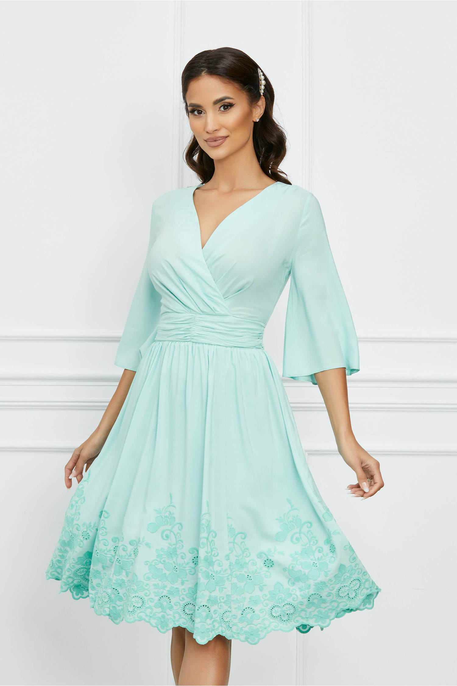 Rochie Dy Fashion verde mint cu motive florale la baza