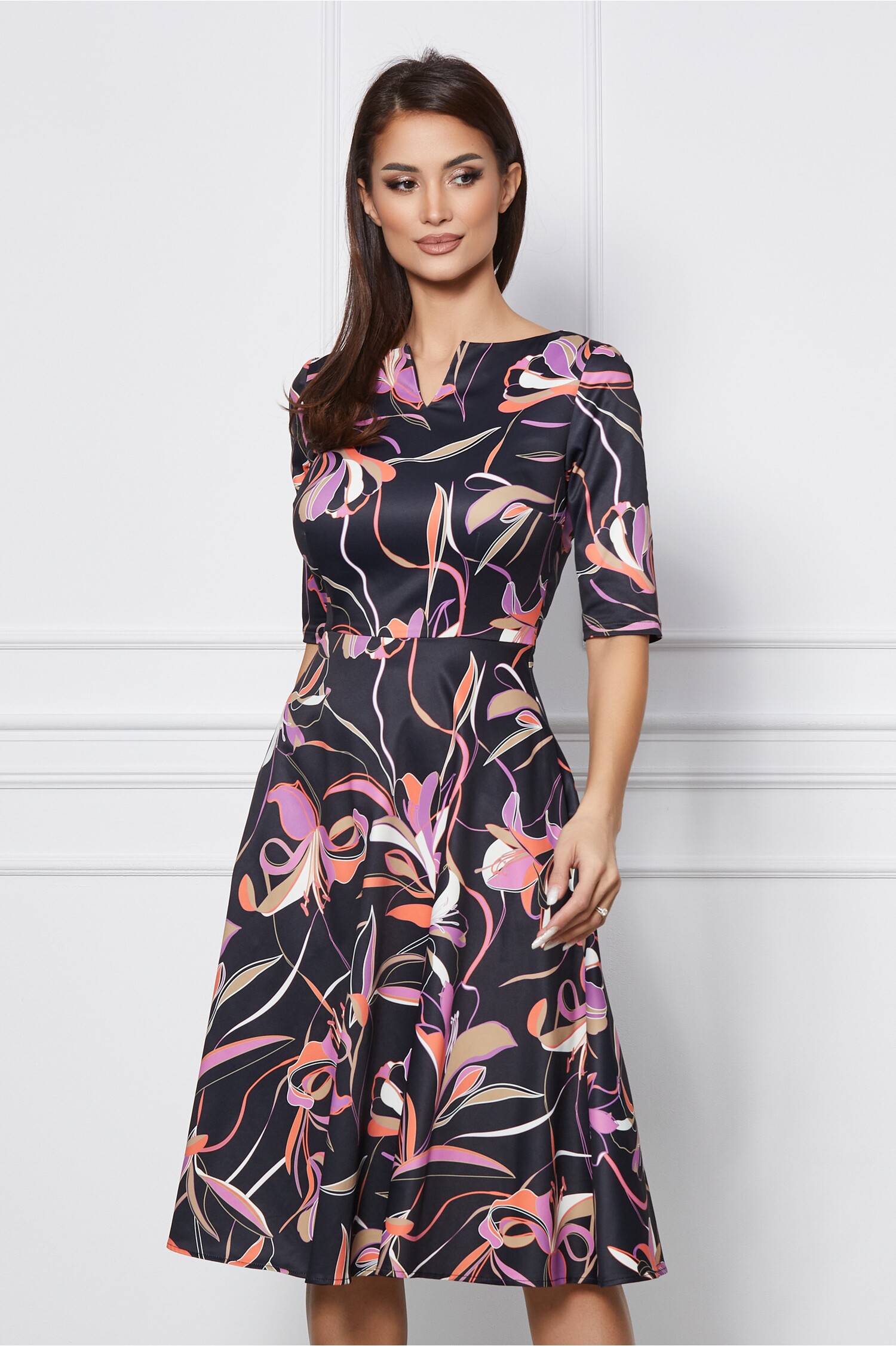 Rochie Celia neagra cu imprimeu floral mov