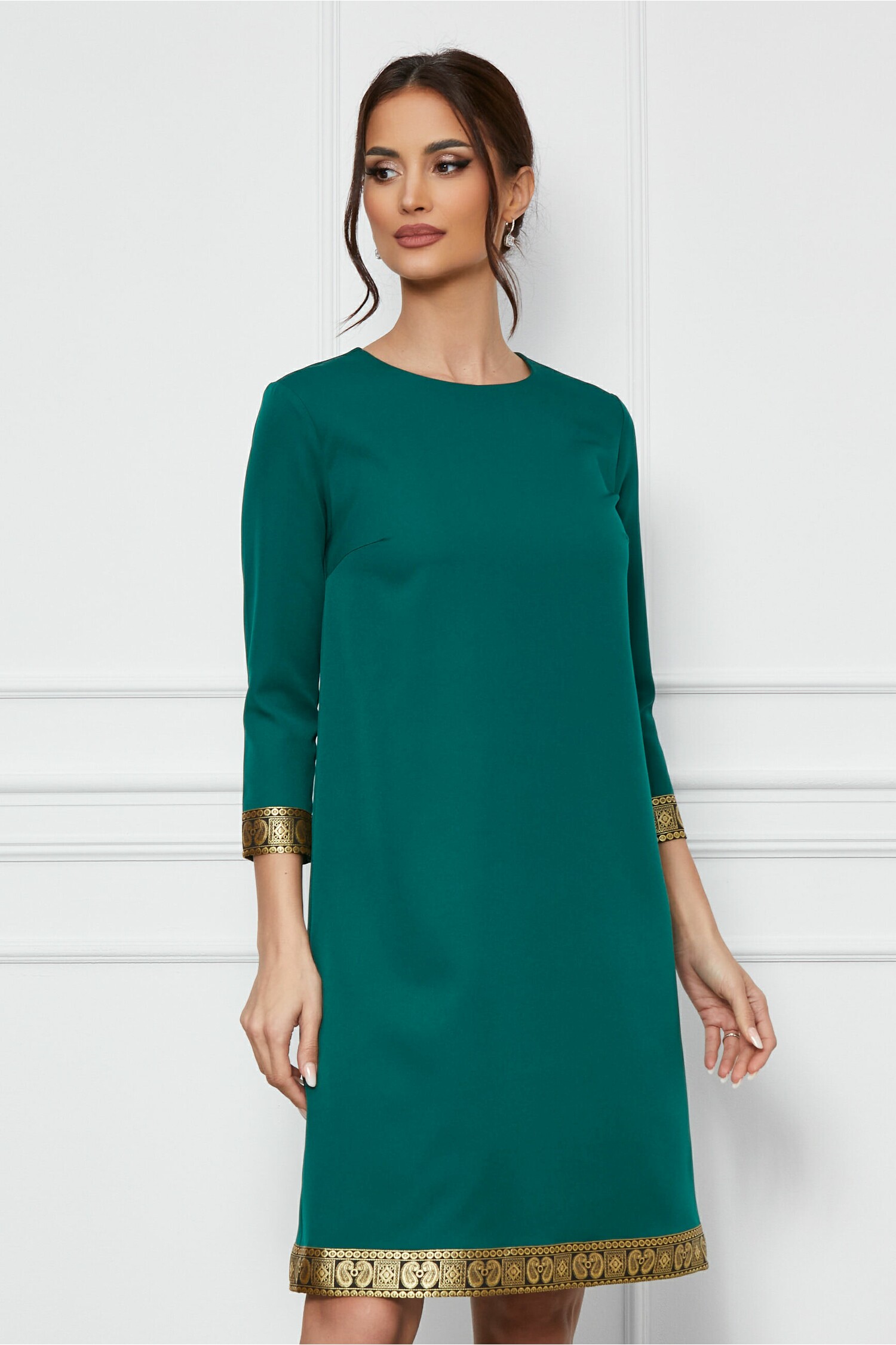 Rochie Dy Fashion verde cu banda decorativa la baza