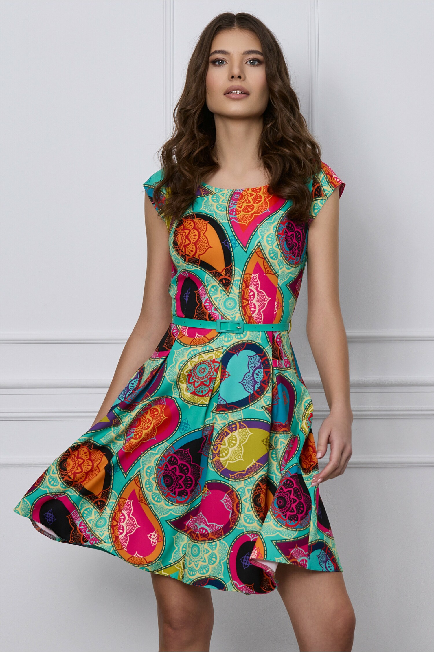 Rochie Iseline verde cu imprimeu mandala colorat si curea in talie