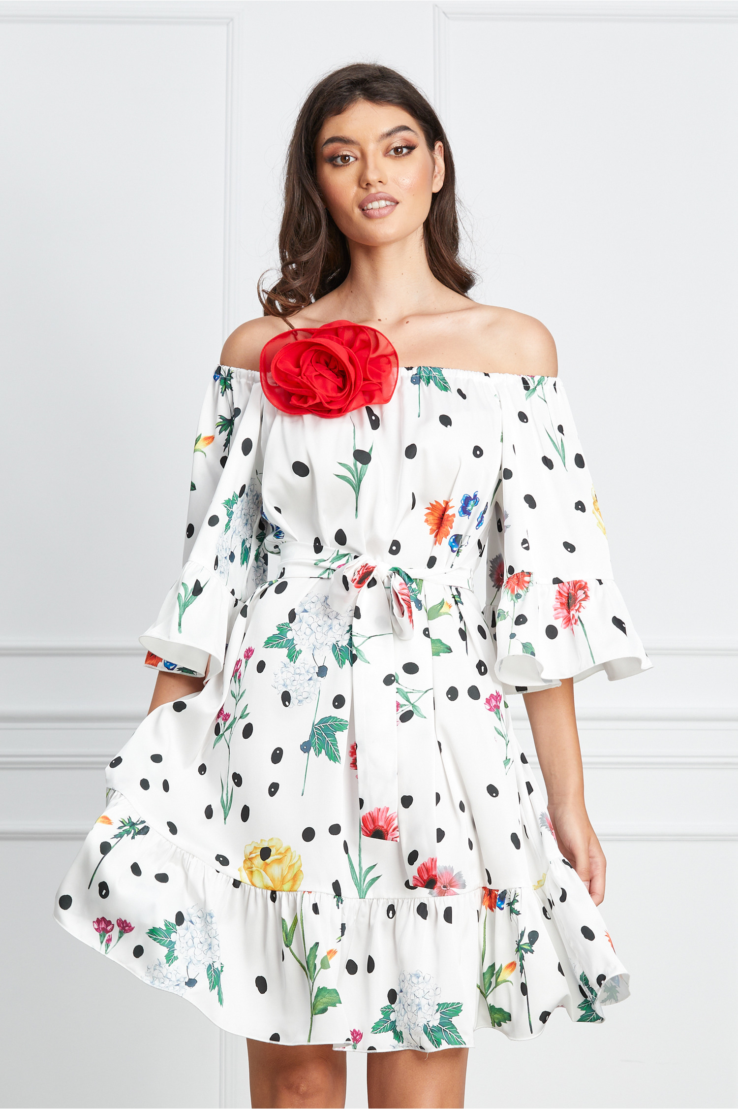 Rochie LaDonna alba din satin cu buline si imprimeu floral