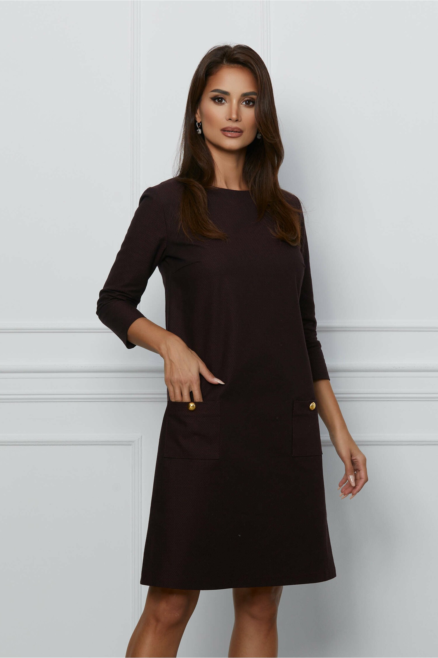 Rochie Dy Fashion lejera bordo cu imprimeuri negre si buzunare