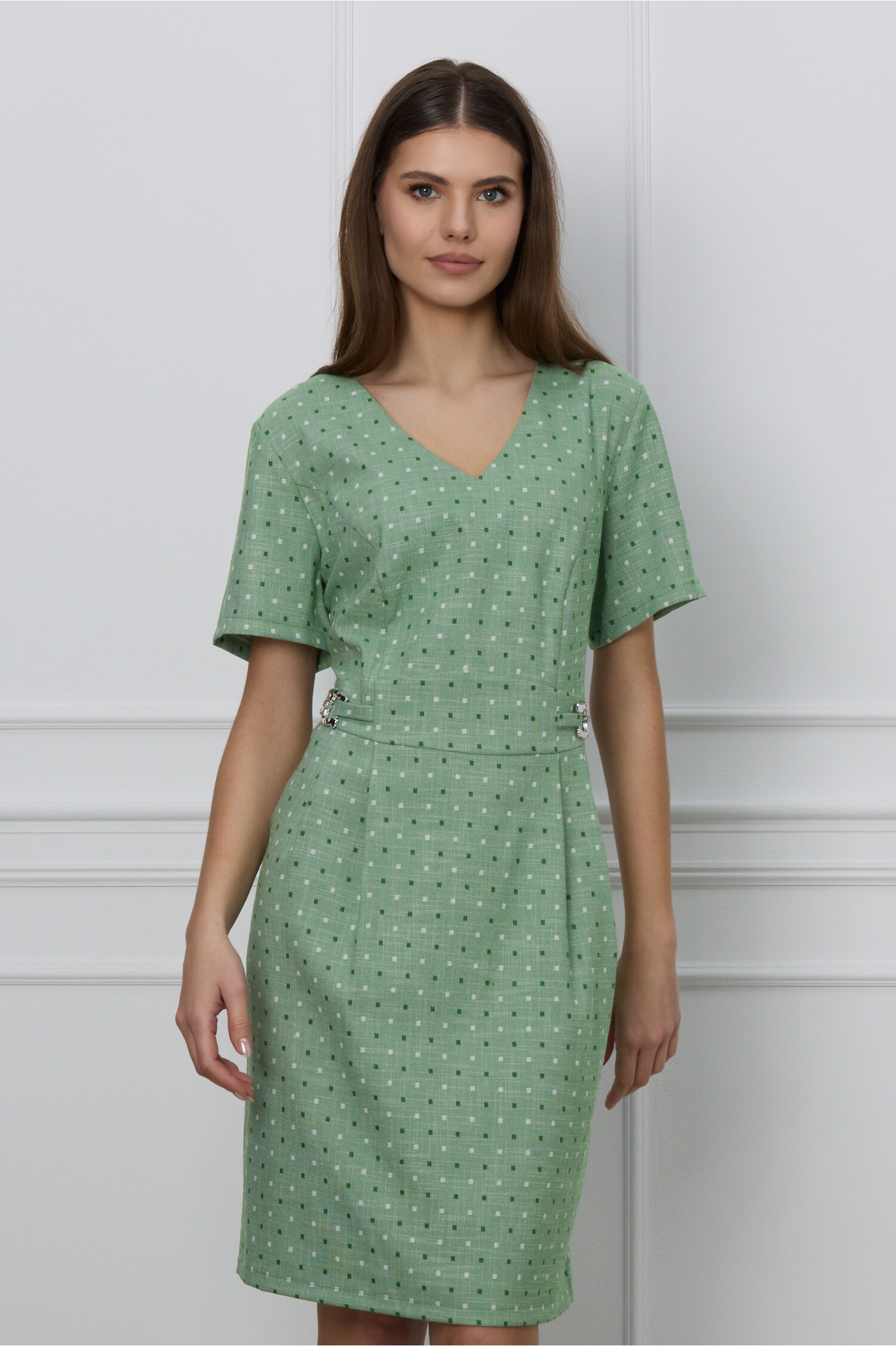 Rochie Mada verde cu patratele si aplicatii metalice in talie