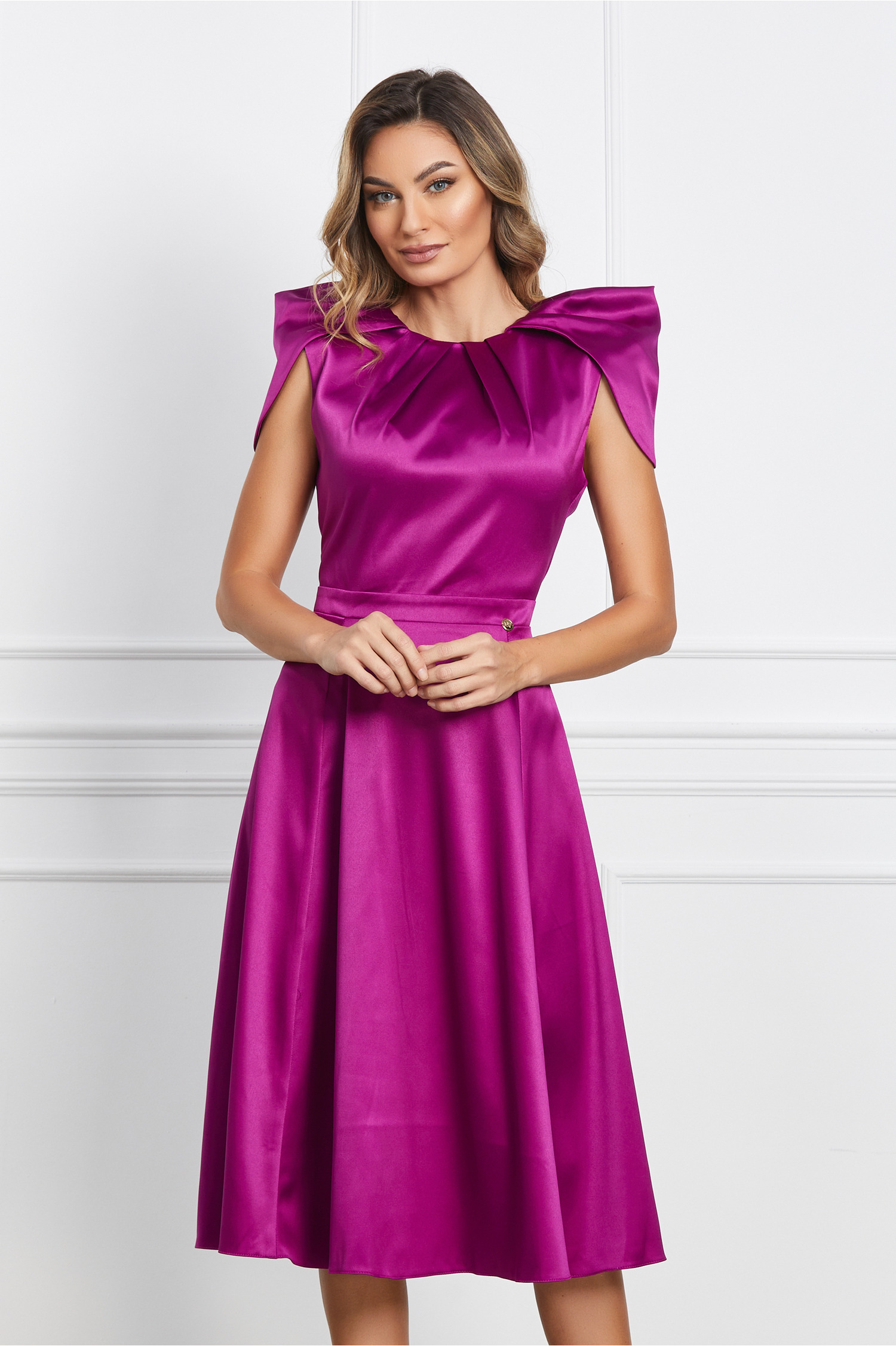 Rochie Dy Fashion magenta cu umeri ascutiti