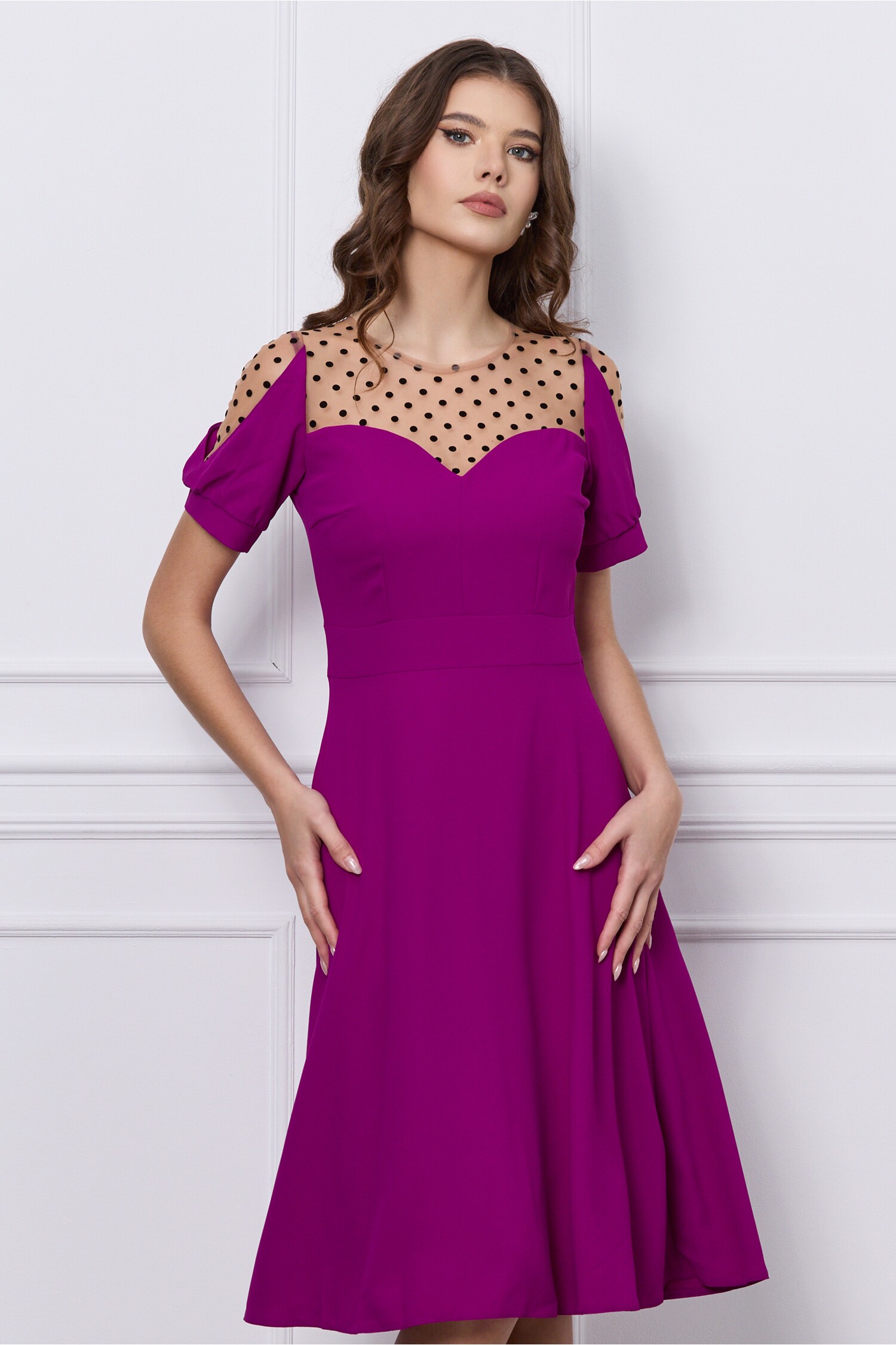 Rochie Moze violet cu buline catifelate la decolteu