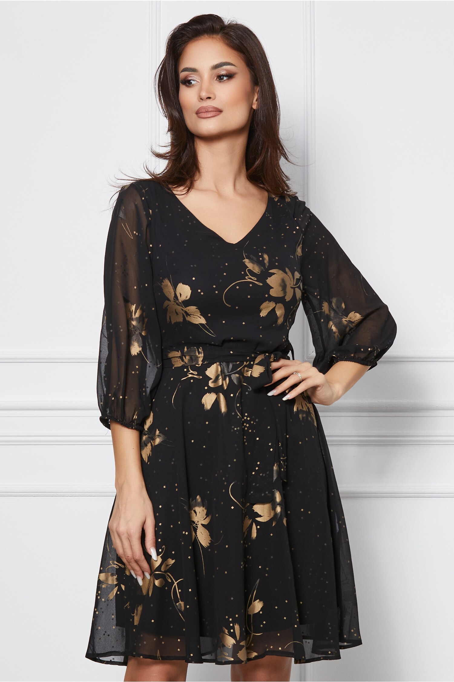 Rochie Morena neagra cu imprimeu floral auriu