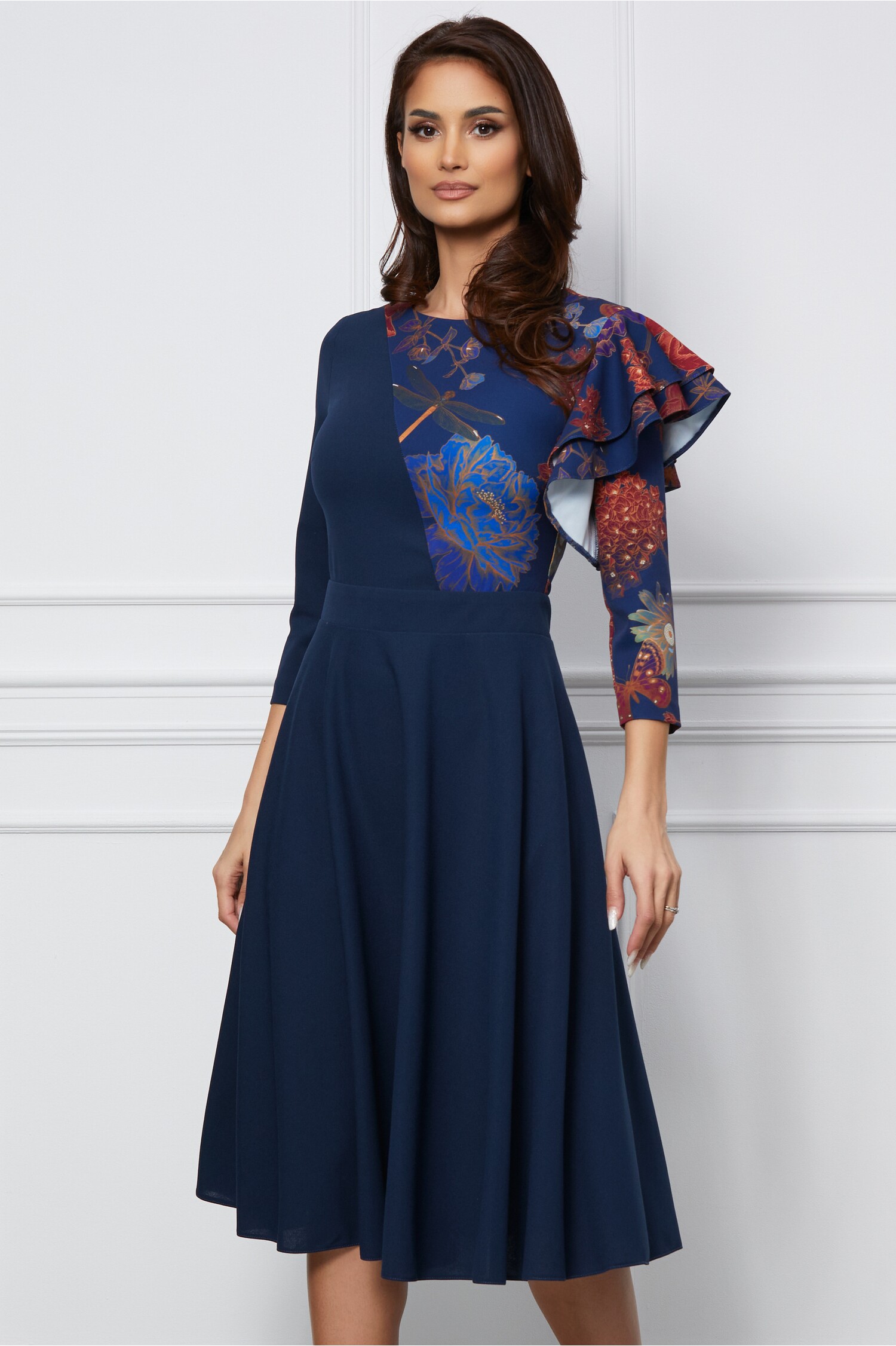 Rochie Dy Fashion bleumarin cu imprimeu bordo si volan la bust