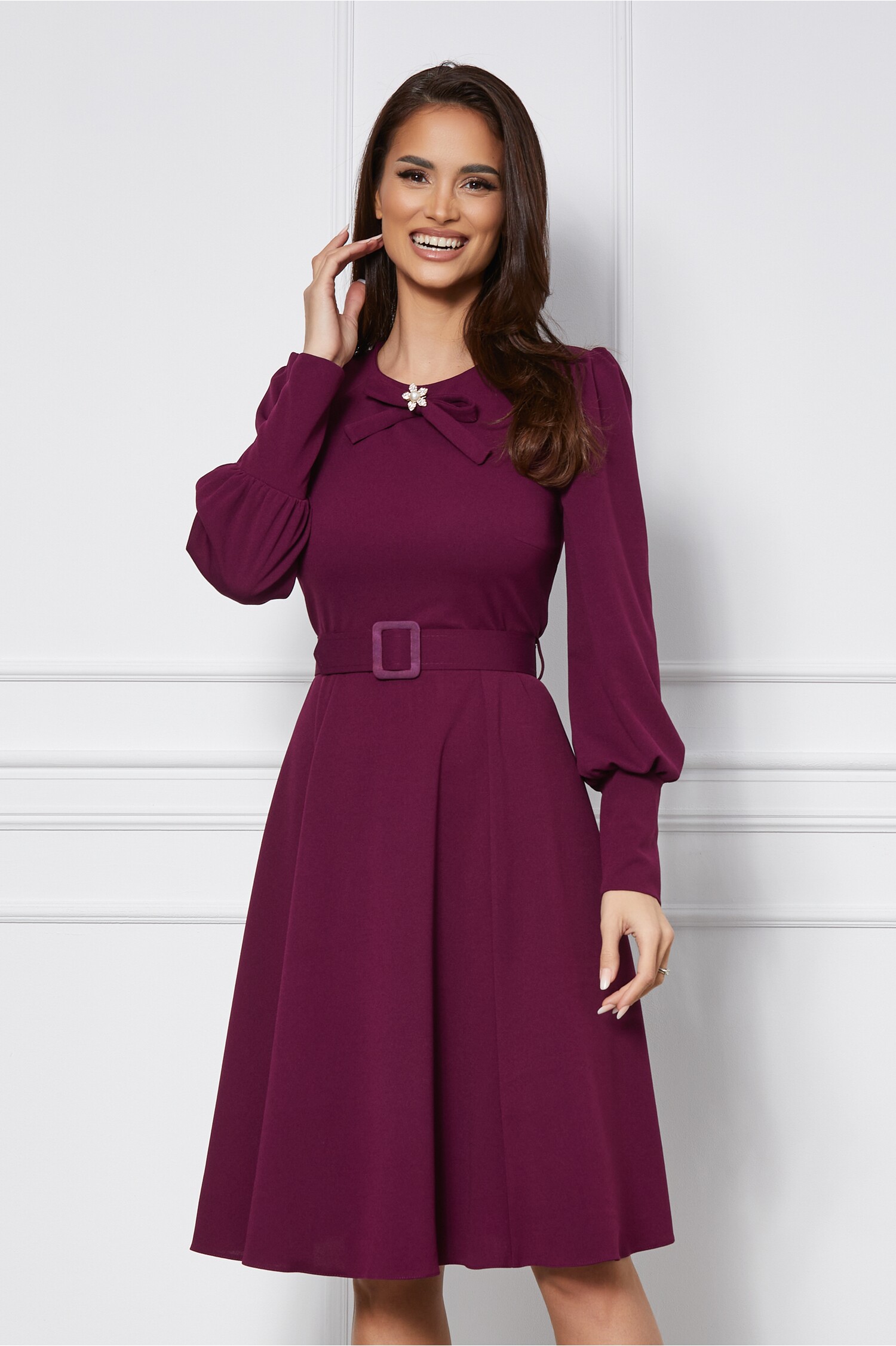 Rochie Dy Fashion magenta cu accesoriu si curea in talie