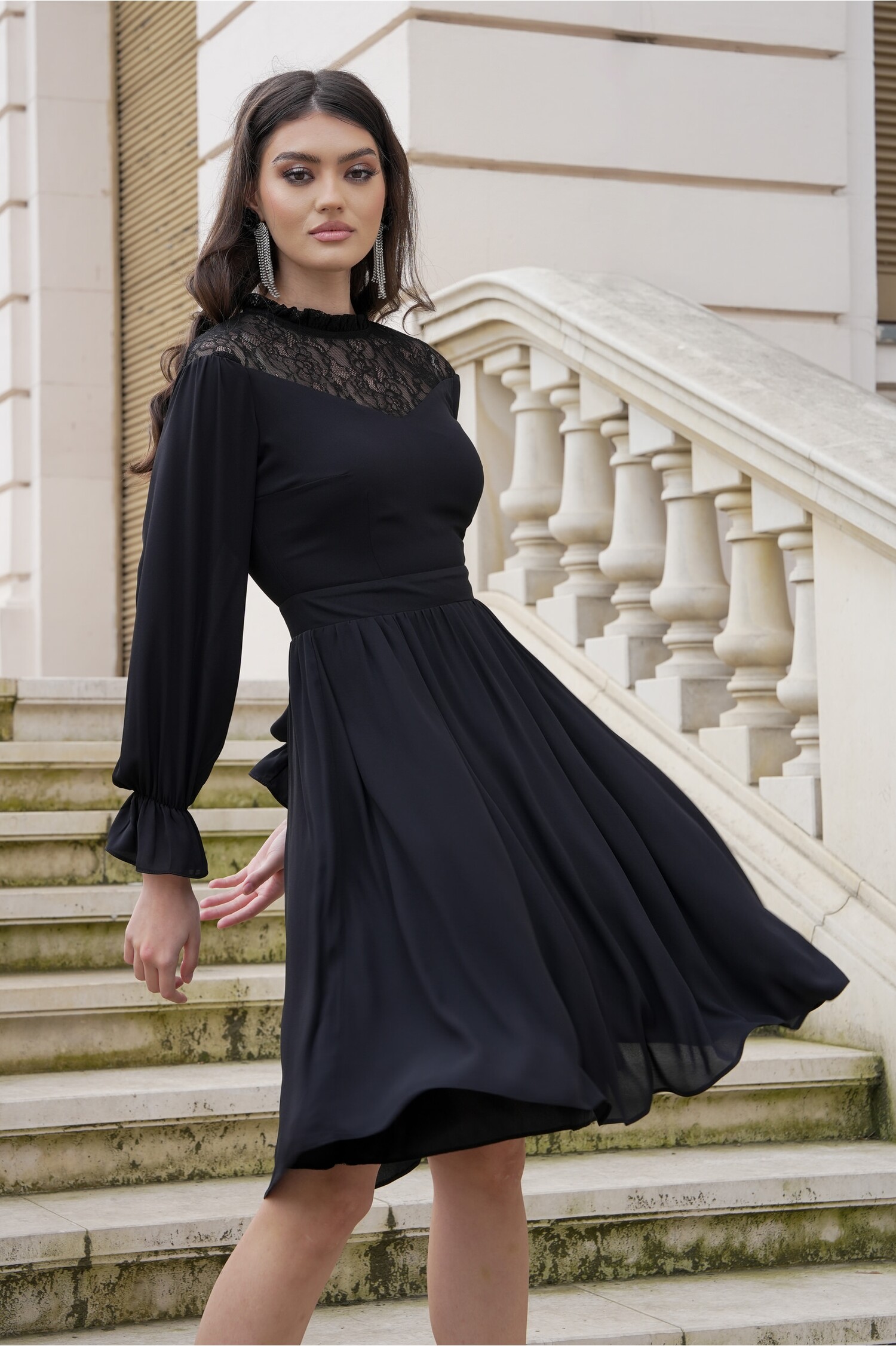 Rochie Dy Fashion neagra cu dantela la bust