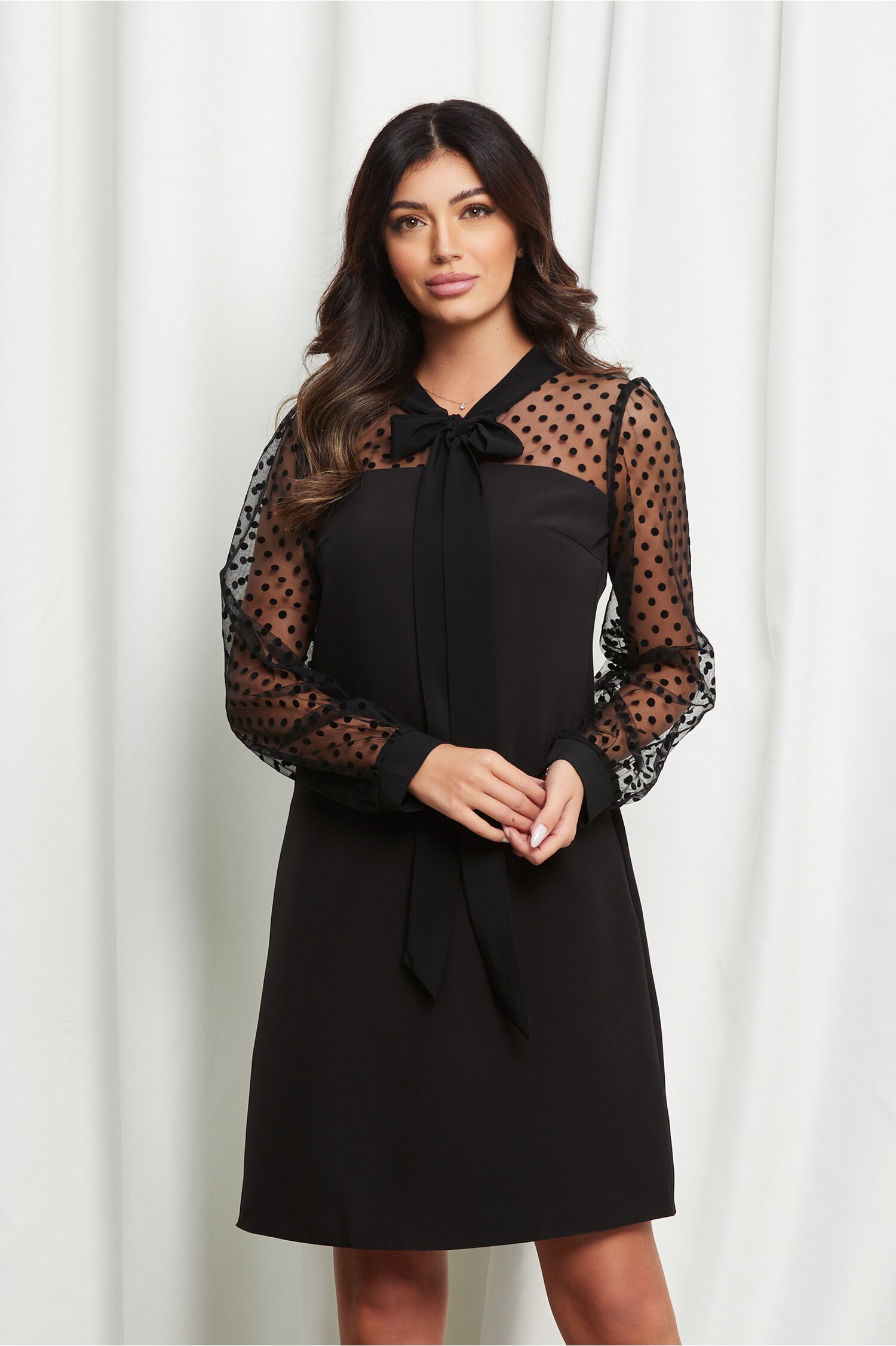 Rochie Moze neagra cu maneci din tull cu buline catifelate