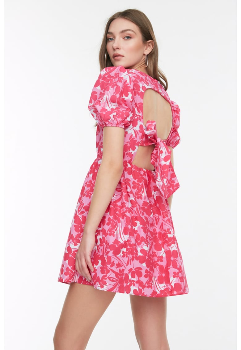 Rochie mini cu imprimeu floral si decupaj pe partea din spate