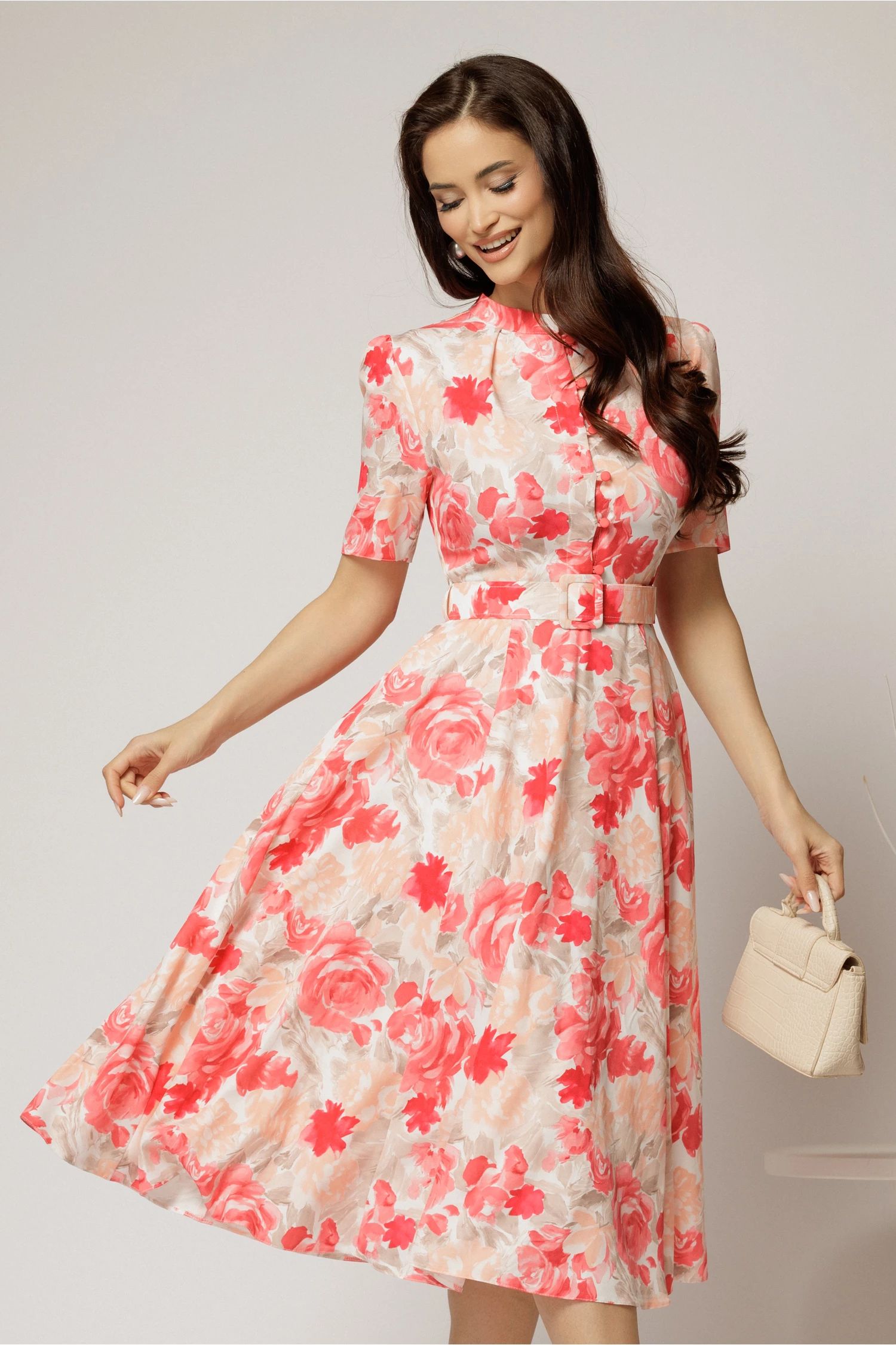 Rochie DY Fashion midi bej cu imprimeu corai in clos din triplu voal cu nasturi la bust si curea in talie