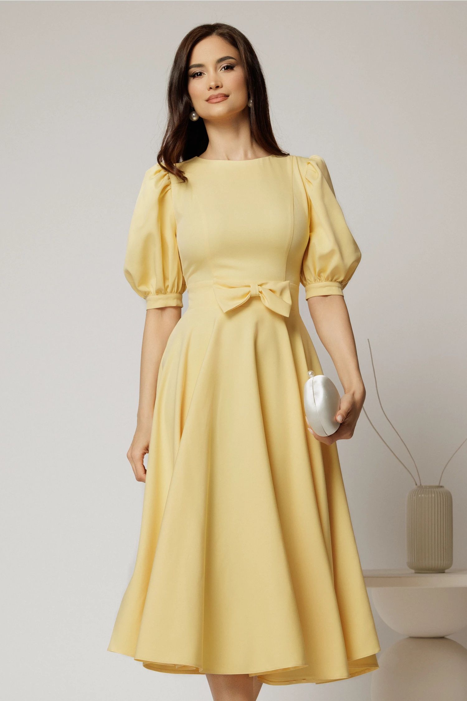 Rochie DY Fashion galbena din stofa in clos cu funda in talie